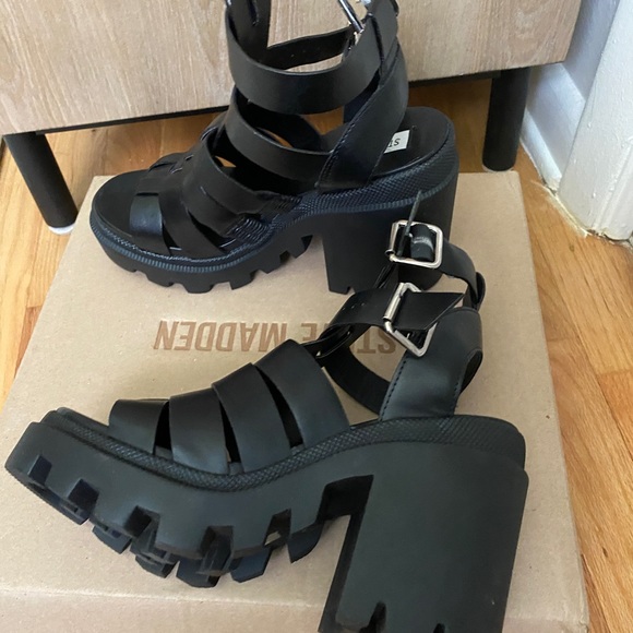 New Steve Madden Cosmic Black Lug Platform Sandal size 6 - Picture 12 of 15